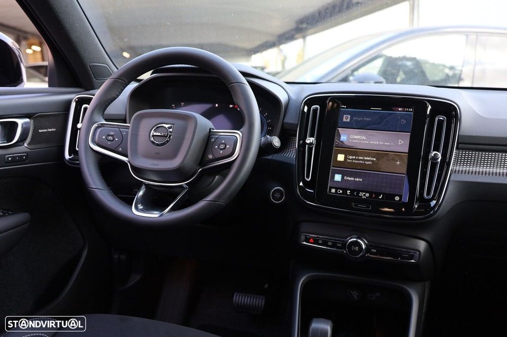 Volvo XC 40 2.0 B3 Plus Dark - 22