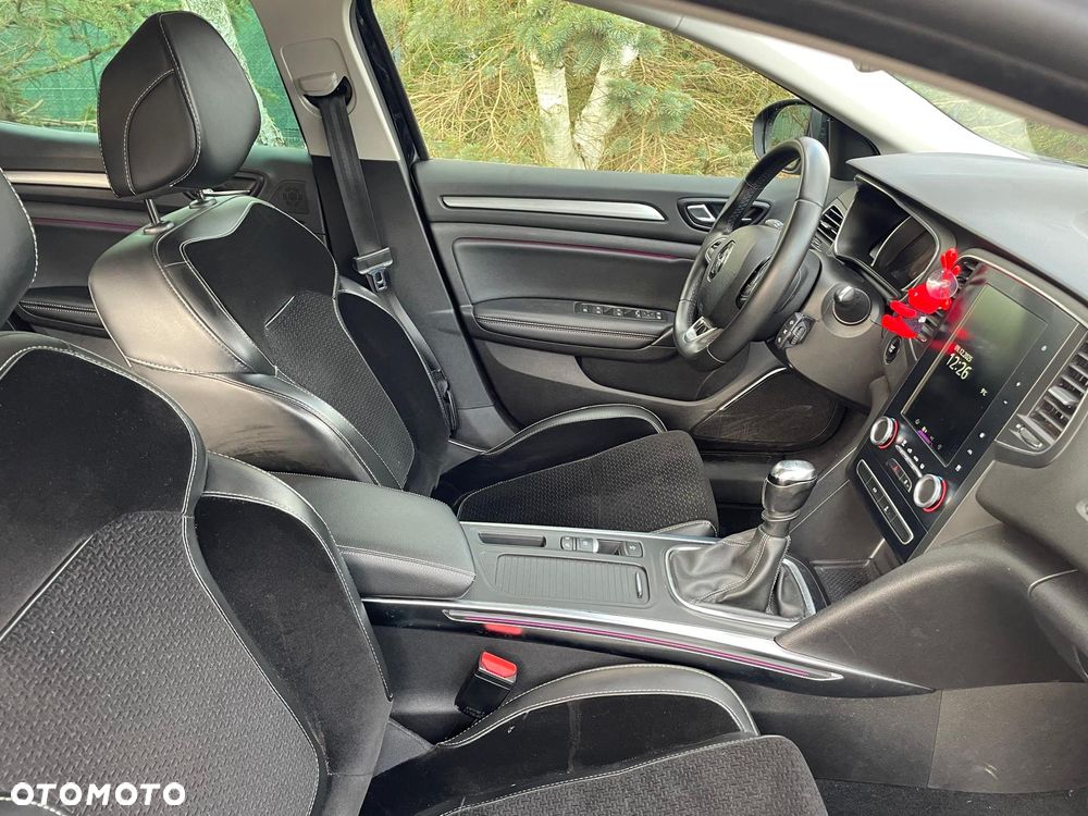 Renault Megane ENERGY TCe 130 INTENS - 26