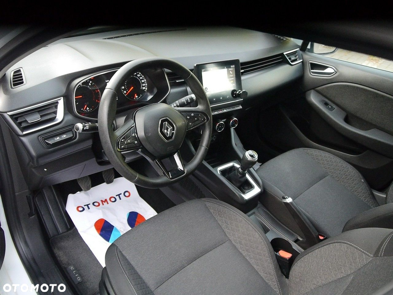 Renault Clio BLUE dCi 85 EXPERIENCE - 22