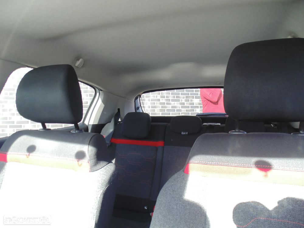 Citroën C3 1.2 PureTech Shine - 25