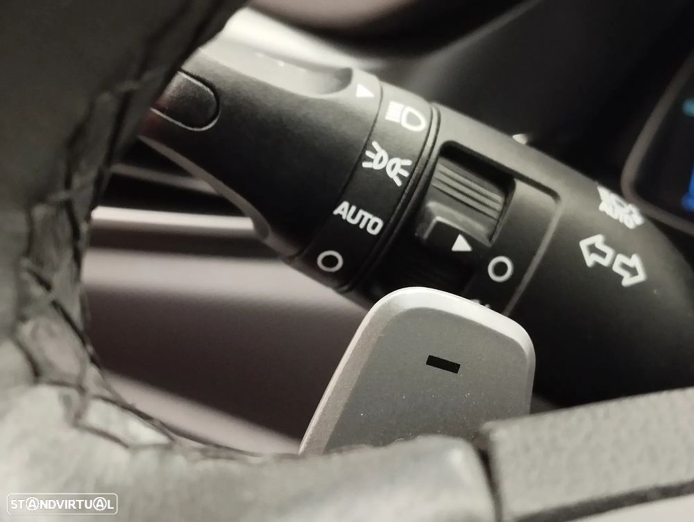 Hyundai Ioniq 1.6 GDI PHEV Tech - 23