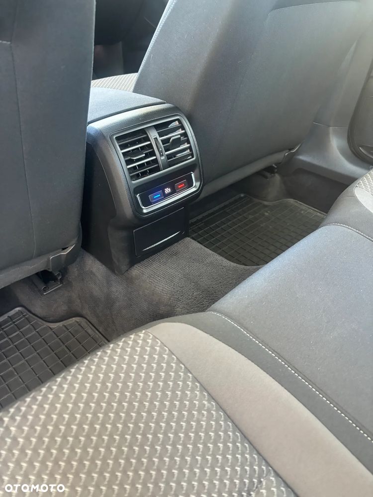 Volkswagen Passat ver-1-4-tsi-bmt-trendline - 11
