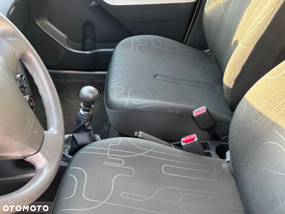 Toyota Yaris 1.33 Sol - 4