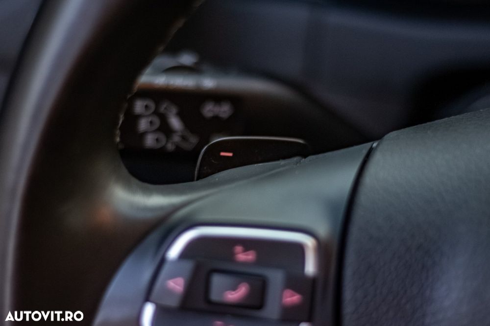 Volkswagen Tiguan 2.0 TDI DPF 4Motion BlueMotion Technology DSG Sport & Style - 18