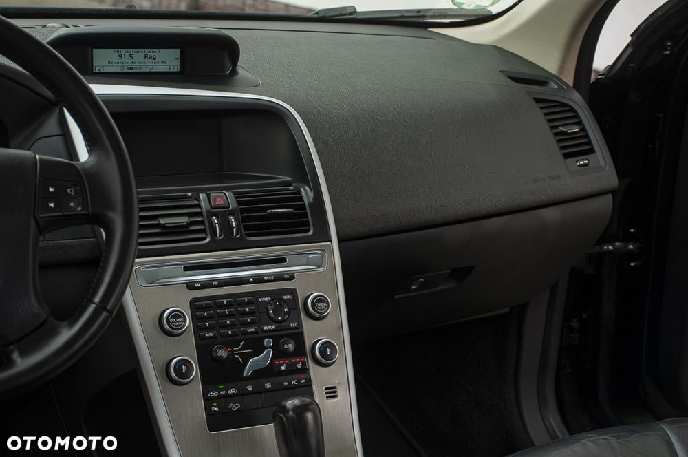 Volvo XC 60 D5 AWD Momentum - 38