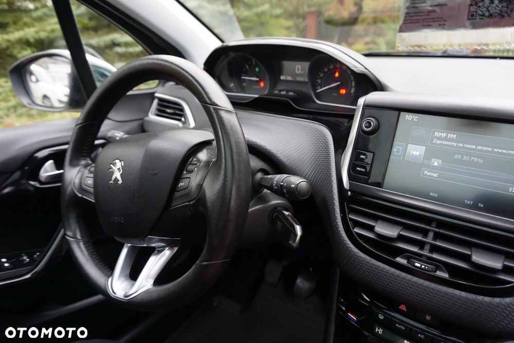Peugeot 208 - 26