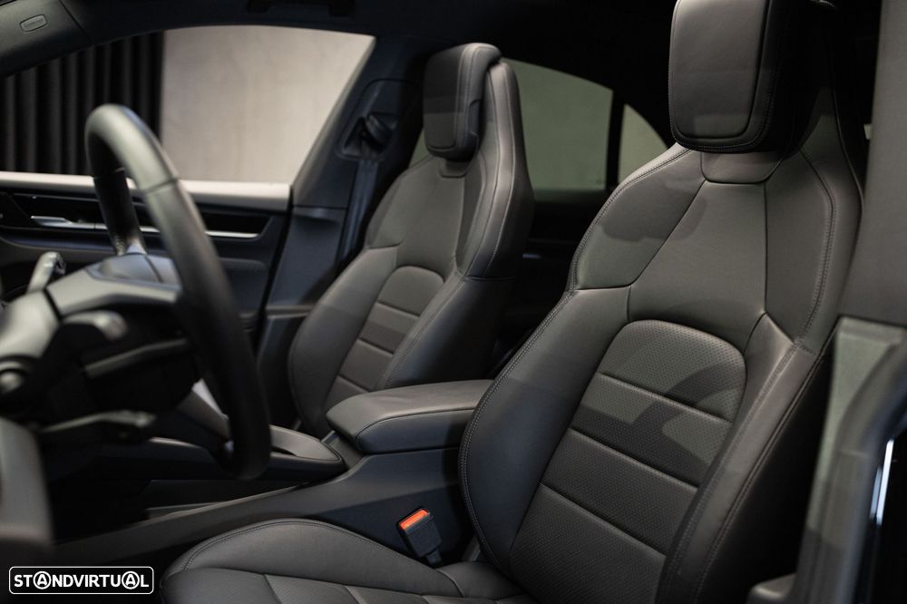 Porsche Macan Electric 4 - 7