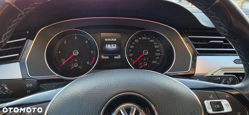 Volkswagen Passat - 13