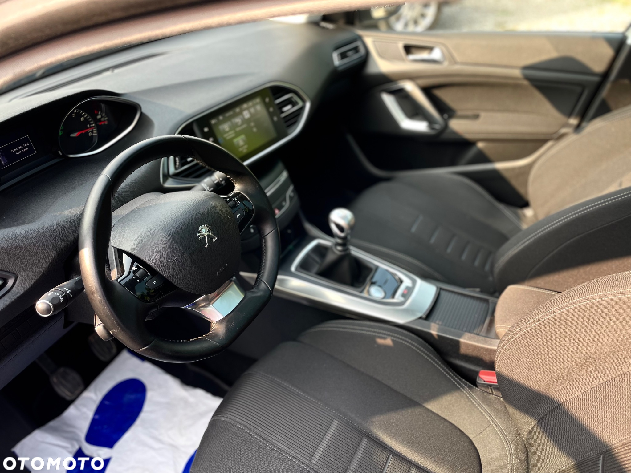 Peugeot 308 125 THP Allure - 10