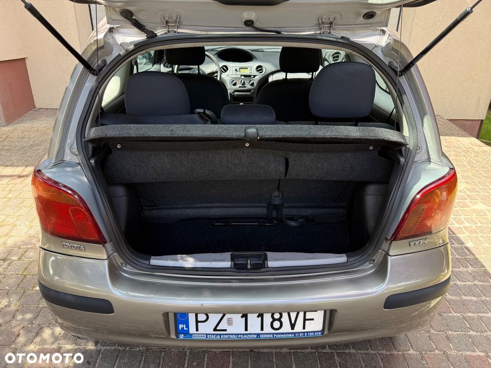 Toyota Yaris - 18