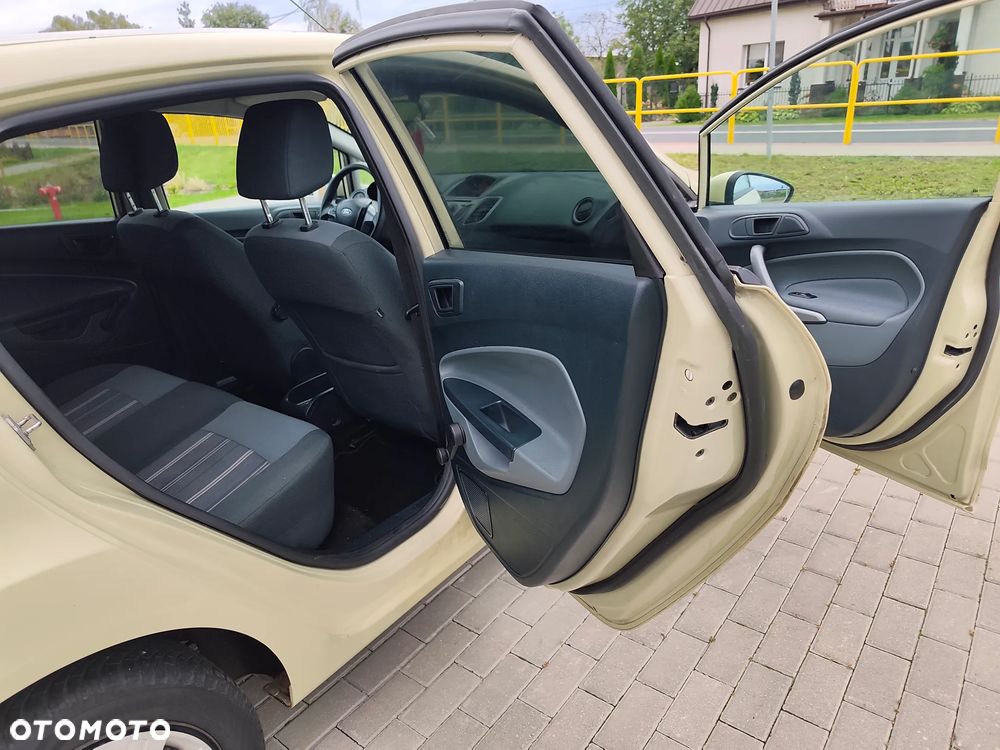 Ford Fiesta 1.25 Ambiente - 21