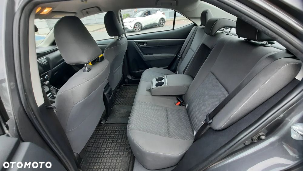 Toyota Corolla 1.6 Classic Plus - 17