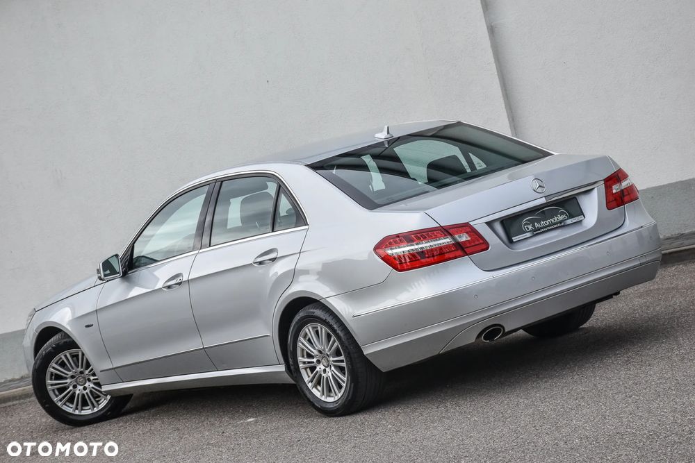 Mercedes-Benz Klasa E 200 BlueEFFICIENCY 7G-TRONIC Elegance - 9