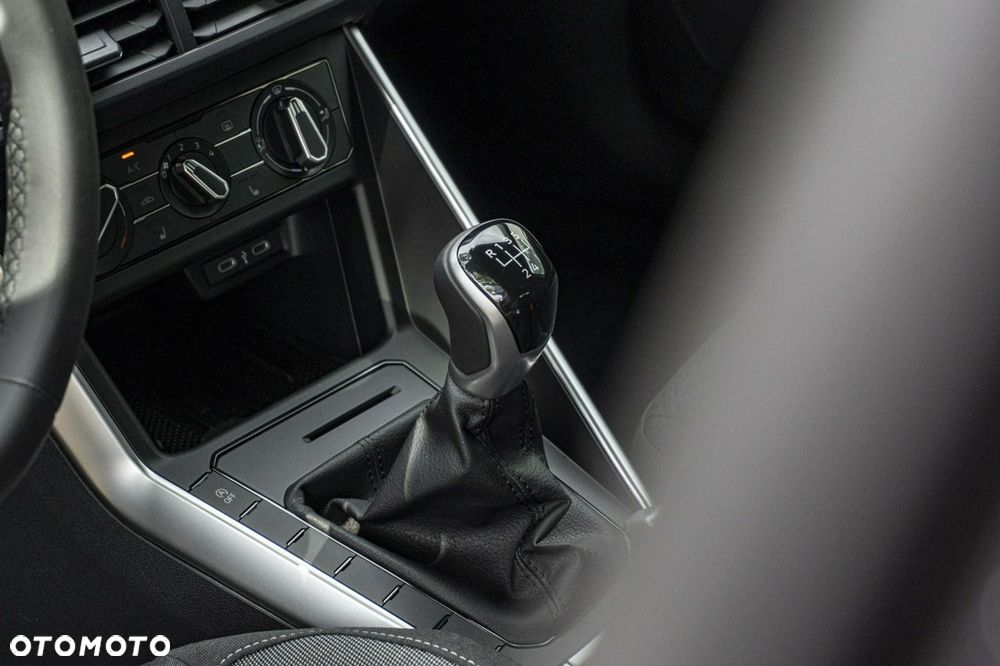 Volkswagen Polo - 13