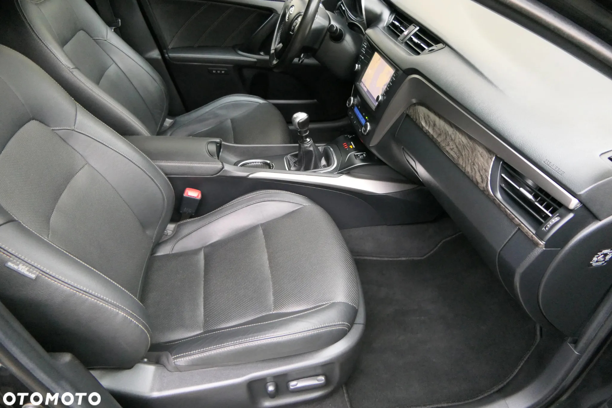 Toyota Avensis 2.0 D-4D Prestige - 25