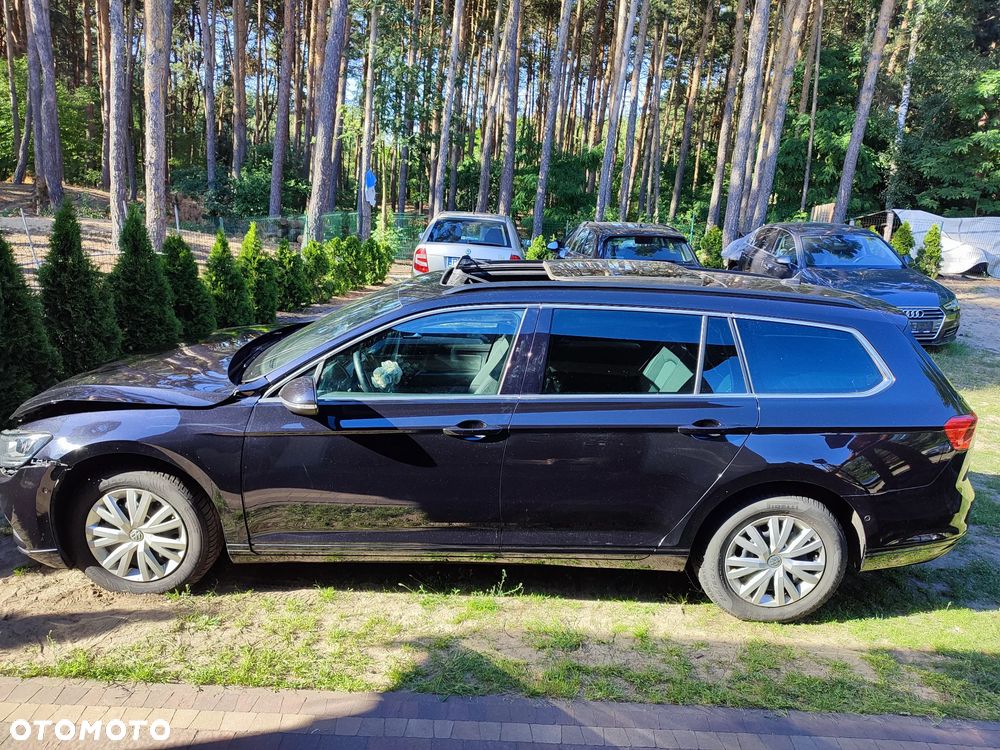 Volkswagen Passat Variant 2.0 TDI SCR DSG Elegance - 23