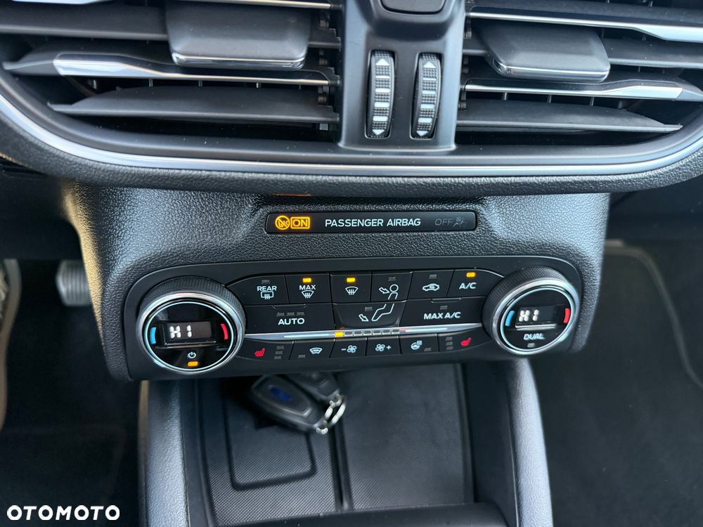 Ford Focus 2.0 EcoBlue Titanium Business - 23