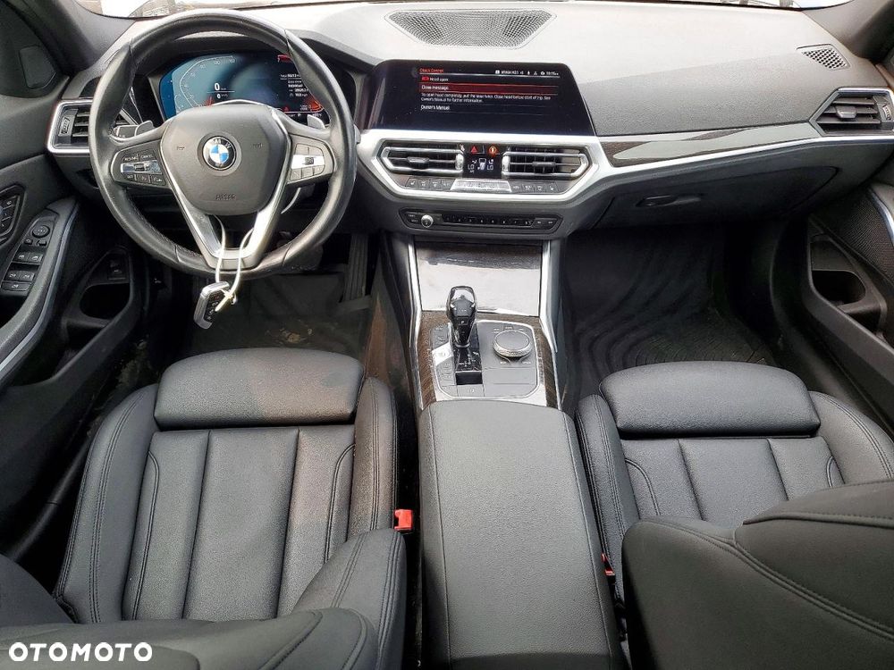 BMW Seria 3 330i - 8
