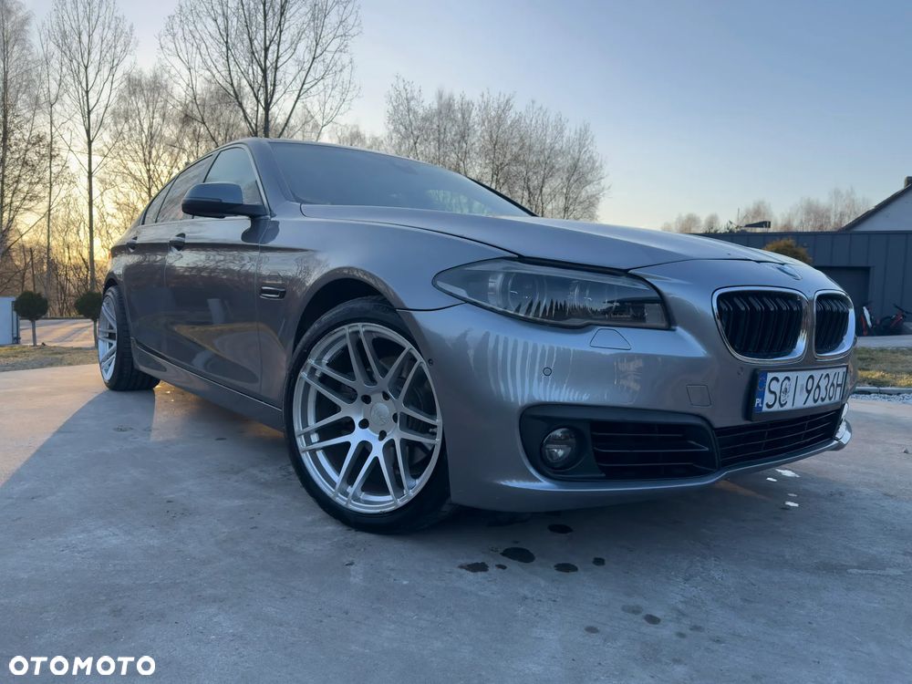 BMW Seria 5 528i xDrive Sport-Aut Luxury Line - 8