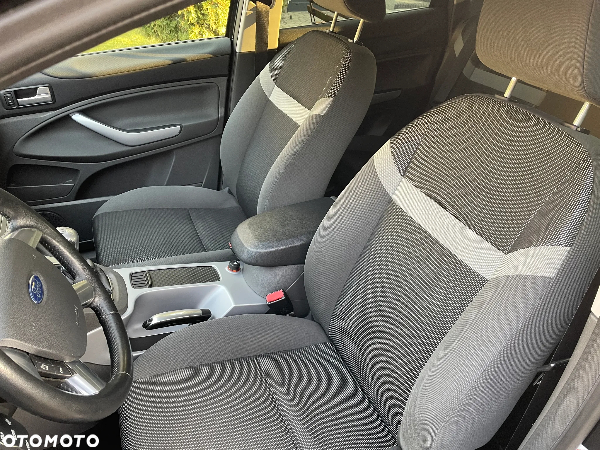 Ford Kuga 2.0 TDCi 2x4 Trend - 24