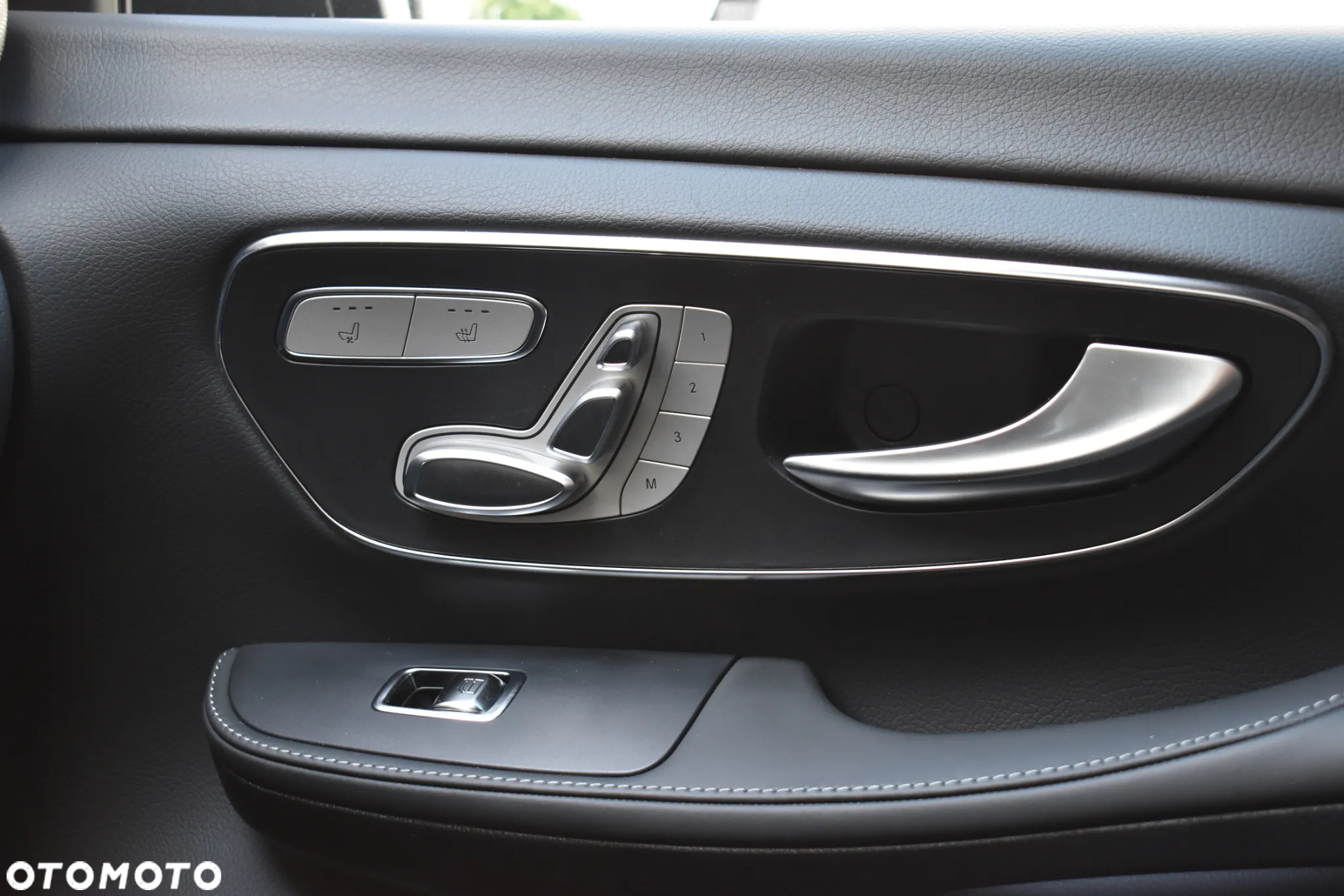 Mercedes-Benz Klasa V 300 d extralang 4Matic 9G-TRONIC Exclusive - 15