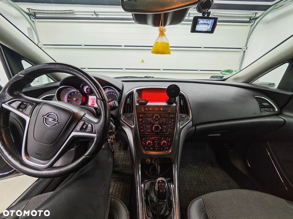 Opel Astra 1.4 Turbo Innovation - 11