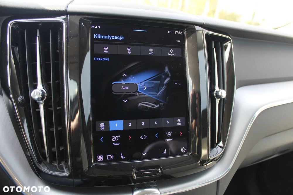 Volvo XC 60 B4 D AWD Geartronic Momentum Pro - 30