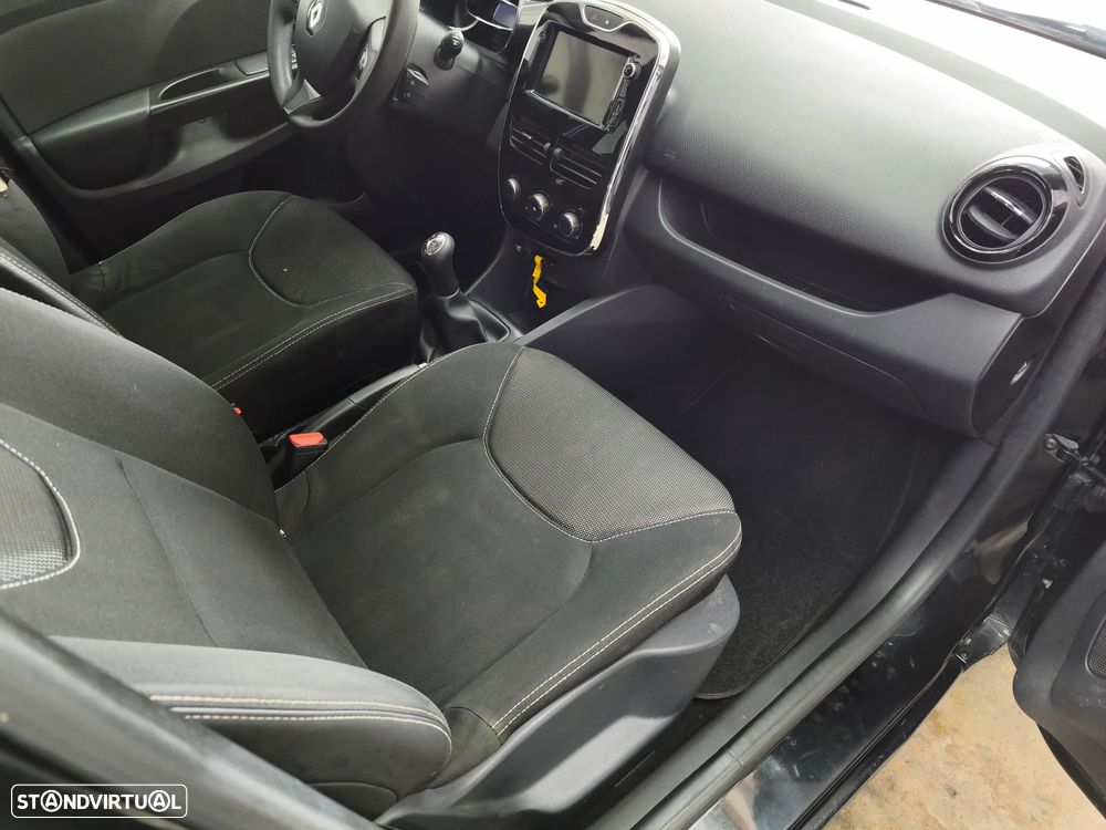 Renault Clio - 13