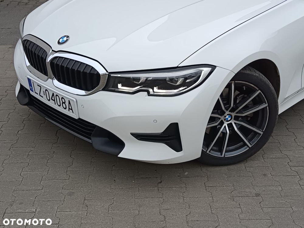 BMW Seria 3 330i xDrive Sport Line - 8