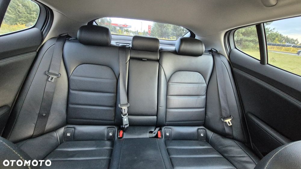 Kia Stinger 2.2 CRDi XL AWD - 32