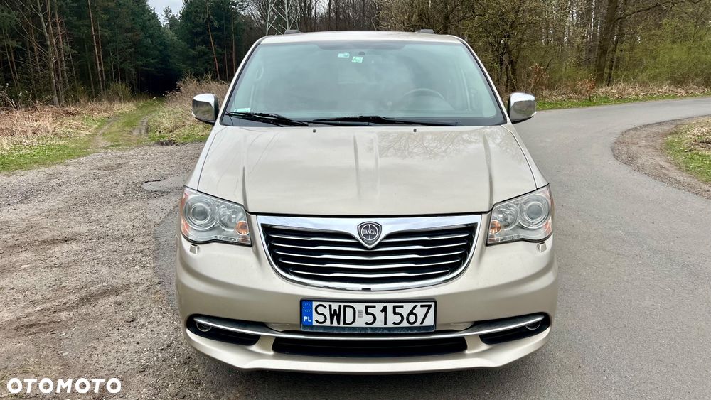 Lancia Voyager - 2