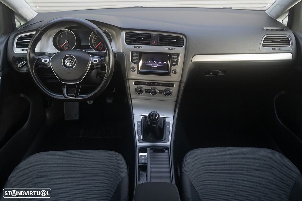 VW Golf 1.6 TDi Confortline - 8