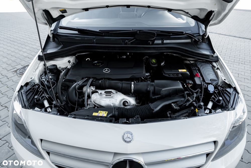 Mercedes-Benz Klasa B 180 7G-DCT - 38