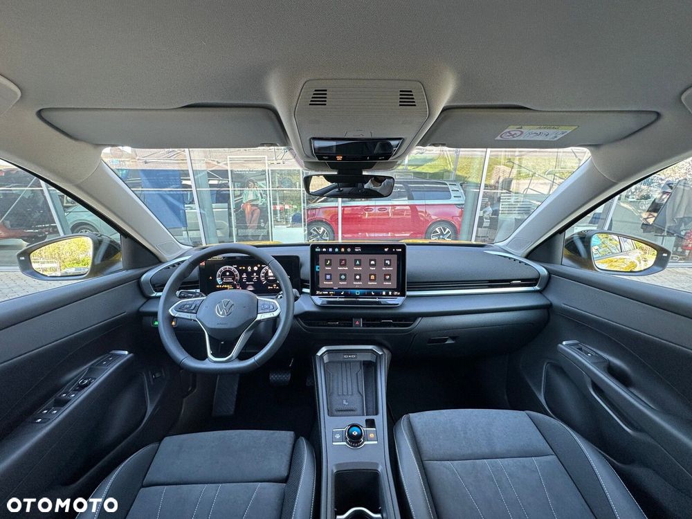 Volkswagen T-Roc - 11