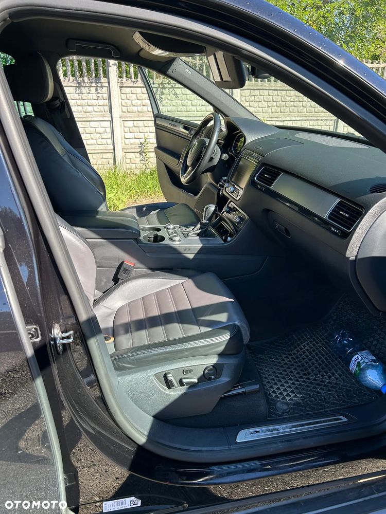 Volkswagen Touareg 3.0 V6 TDI BMT Perfectline R-Style - 11