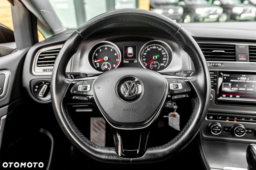 Volkswagen Golf 1.4 TSI BlueMotion Technology DSG Comfortline - 22