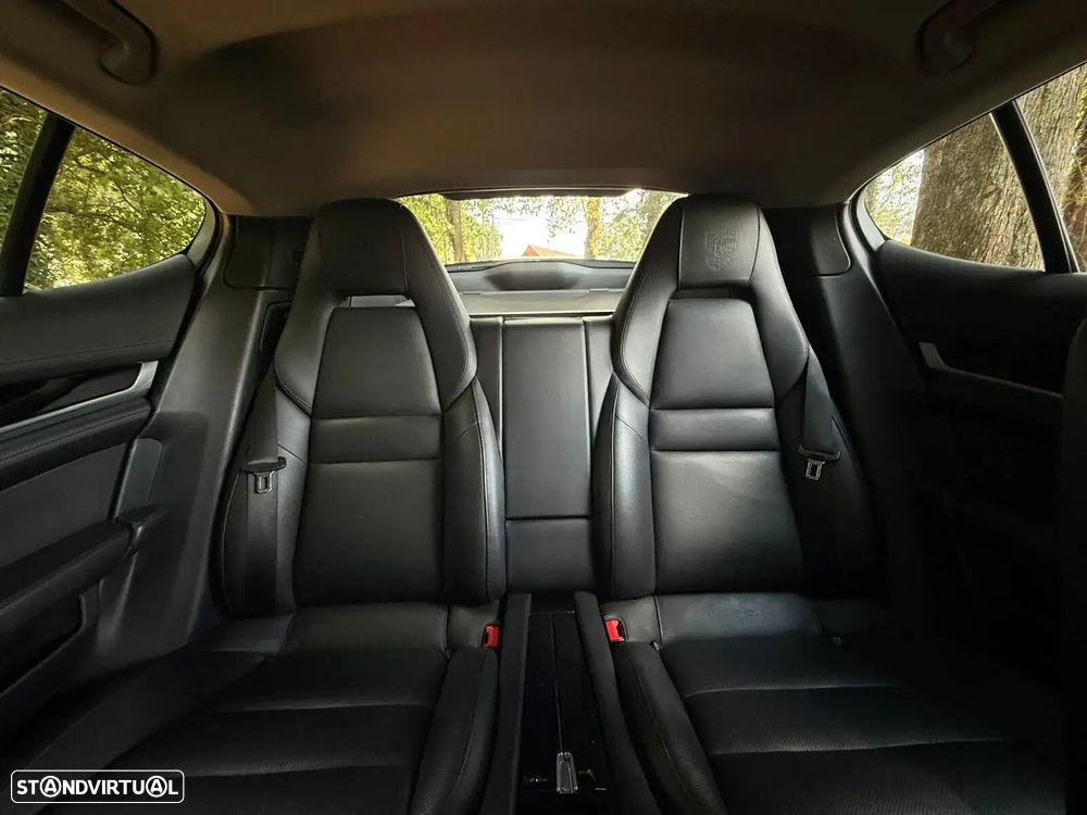 Porsche Panamera - 43