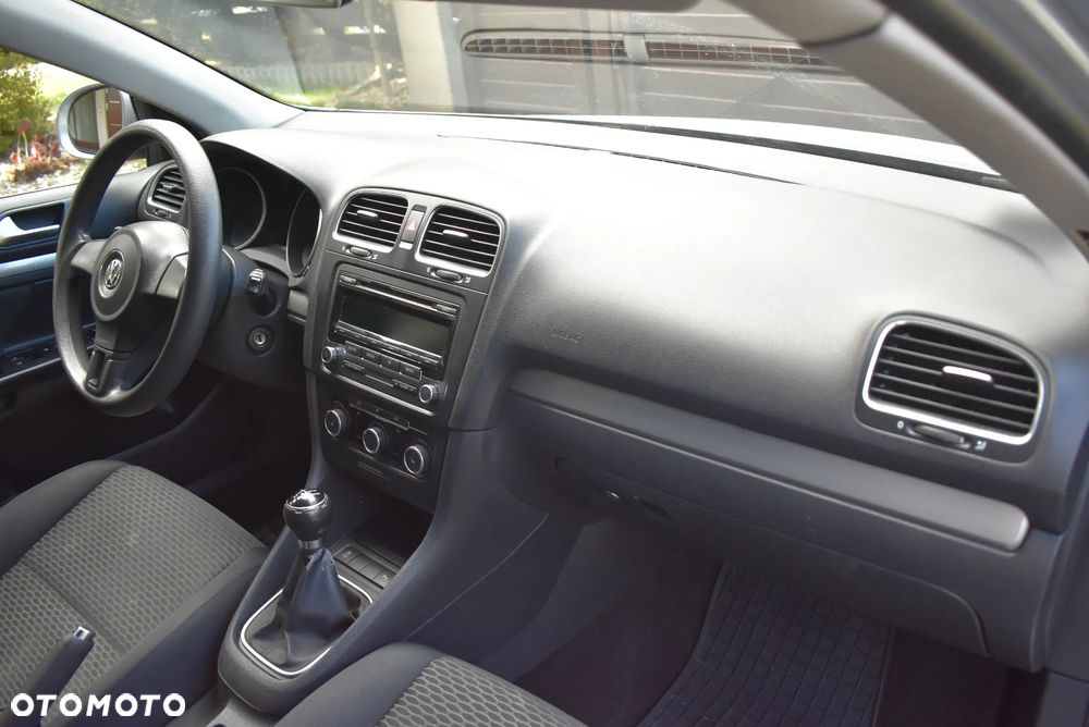 Volkswagen Golf - 22