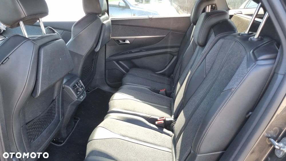 Peugeot 5008 1.6 PureTech GT Line S&S EAT8 - 24