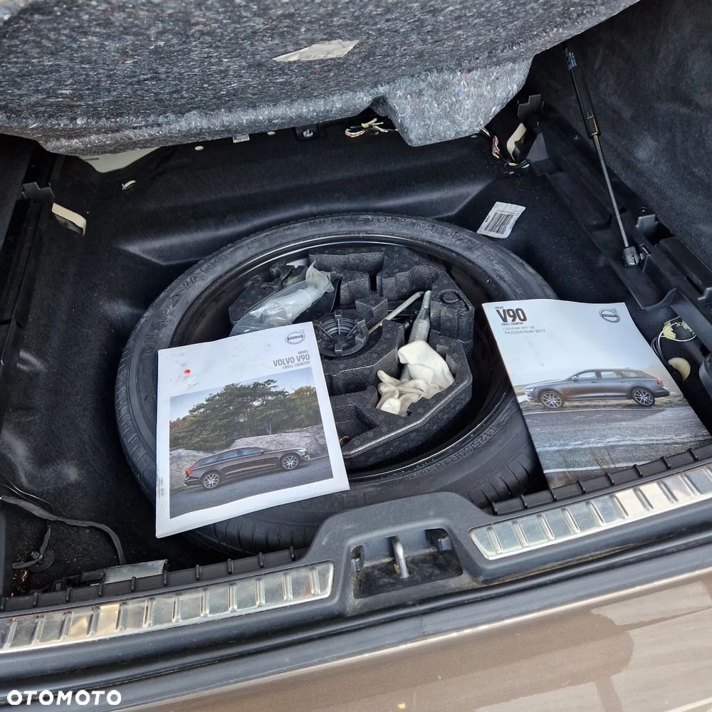 Volvo V90 D5 AWD Momentum - 16