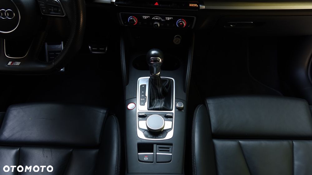 Audi S3 S tronic - 13