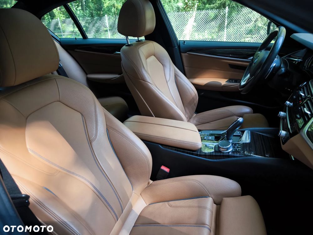 BMW Seria 5 530i Sport Line - 11
