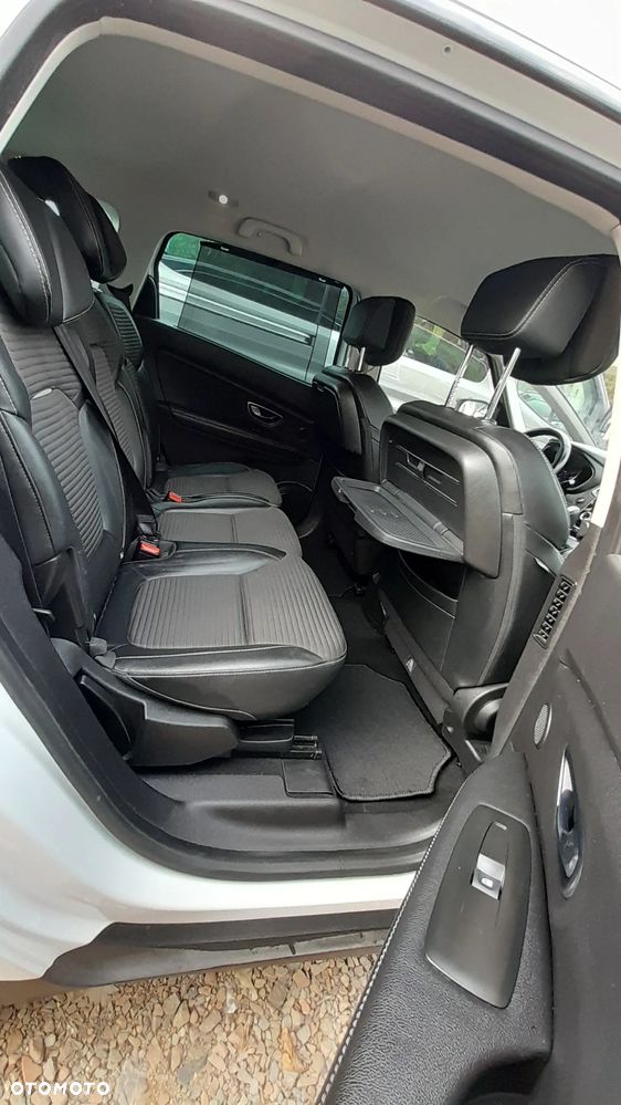 Renault Grand Scenic - 10