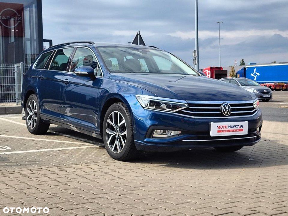 Volkswagen Passat - 4