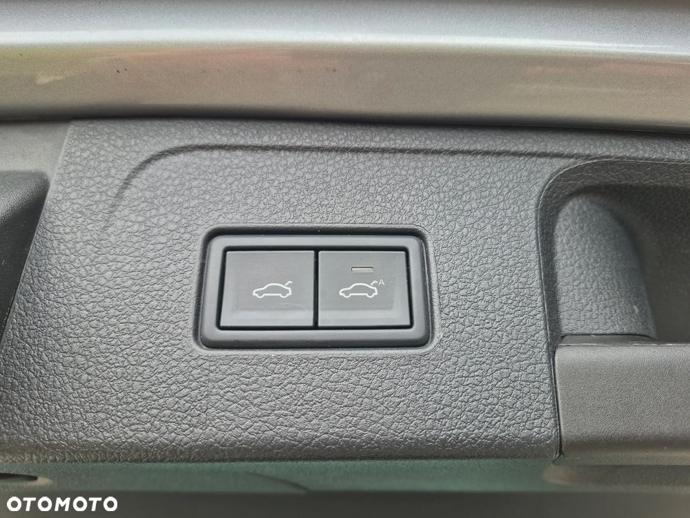 Volkswagen Passat 2.0 TDI EVO Elegance DSG - 20