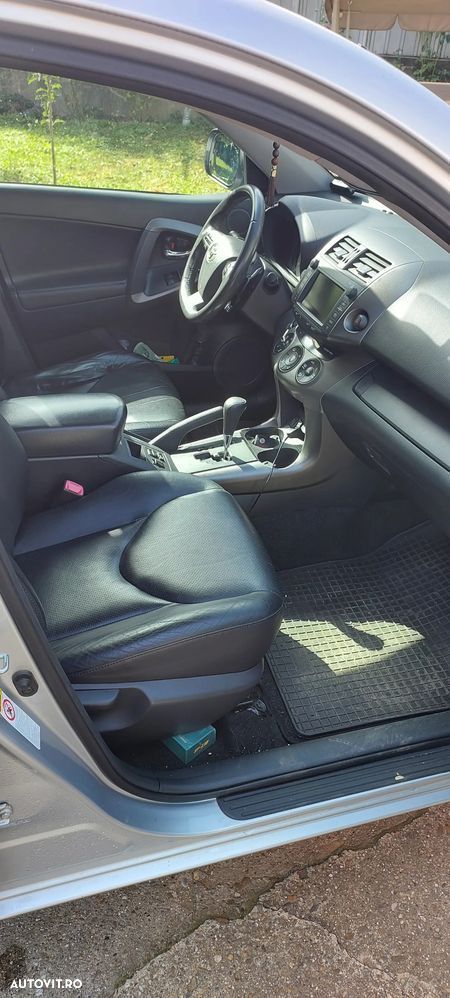 Toyota RAV4 2.2 D-4D 4x4 Automatik Executive - 7