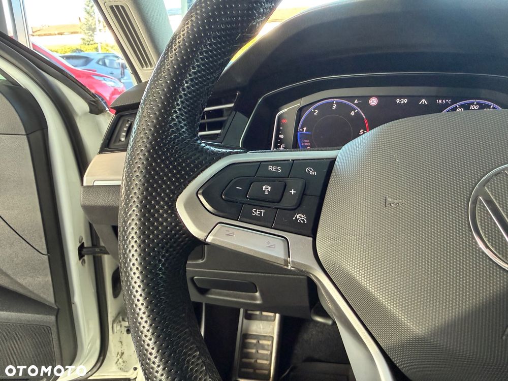 Volkswagen Passat 2.0 TDI SCR DSG 4Motion Business - 25