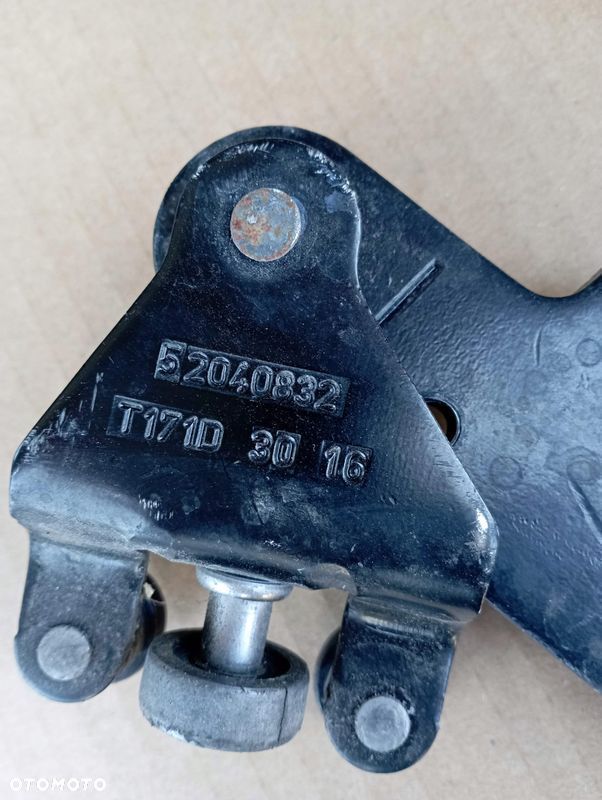 FIAT DOBLO II 2 ROLKA DRZWI PRZESUWNYCH PRAWYCH 52040832 52035779 - 2