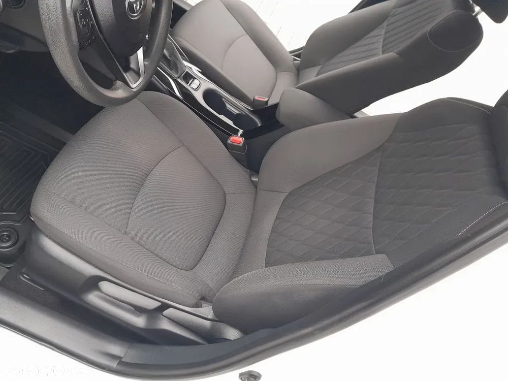 Toyota Corolla 1.8 Hybrid Active - 18