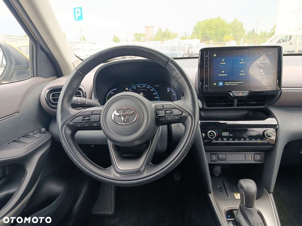 Toyota Yaris Cross - 12
